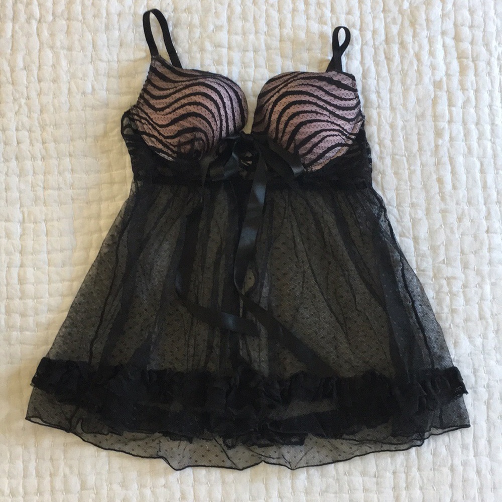Victoria’s Secret sheer, open front nightie NWOT